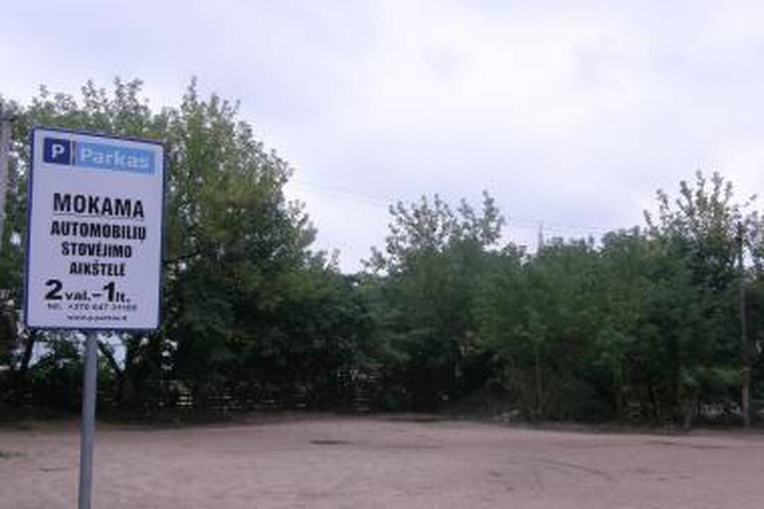 Vietoj butų ir biurų šalia Mindaugo „Maximos“- automobilių aikštelė
