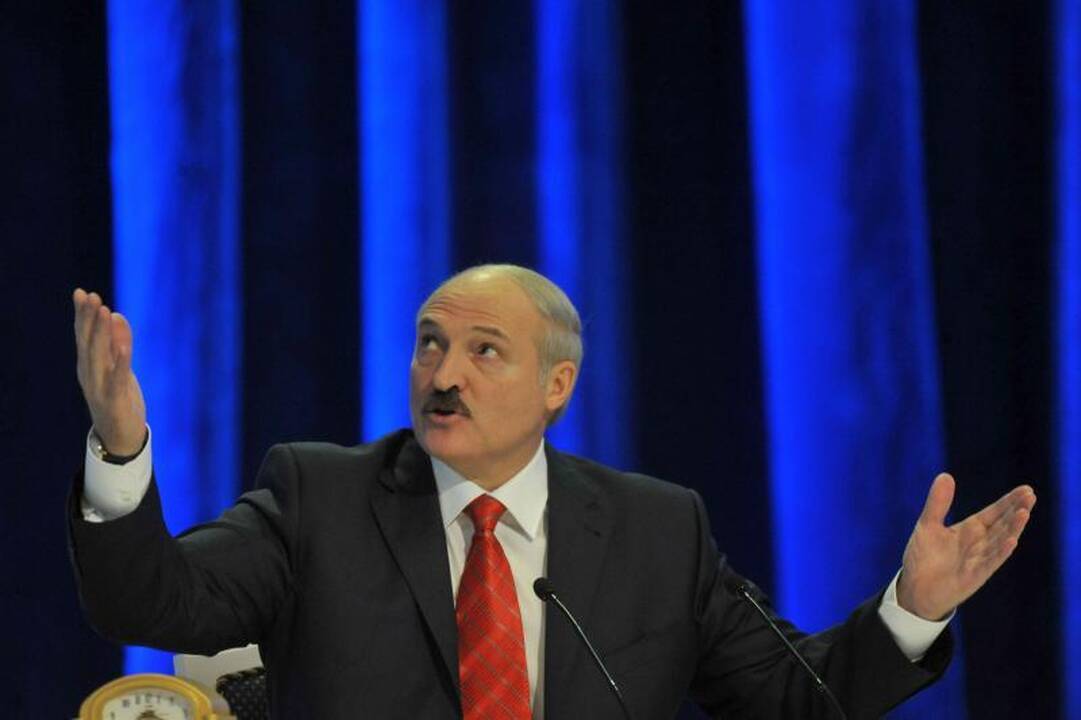 Ką pasirinks A.Lukašenka: Rusiją, Vakarus ar M.Gaddafi?