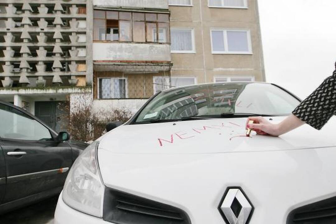 Klaipėdos politikų idėja – mokamos automobilių stovėjimo aikštelės prie daugiabučių