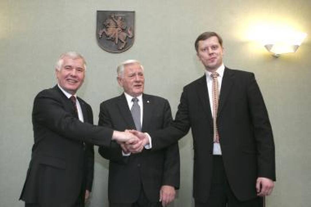 V.Adamkus pasiryžęs eksponuoti bet kurį savo daiktą