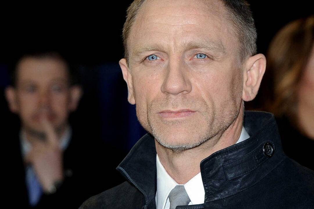 Džeimsas Bondas „Martinį“ keičia į alų  
