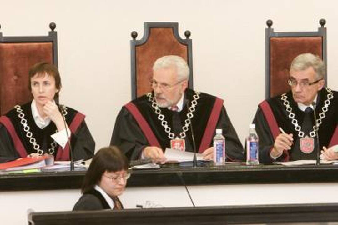 "Snoro" ir "Volunta Parket" ginčą dėl nurašytų lėšų nagrinės Konstitucinis Teismas 
