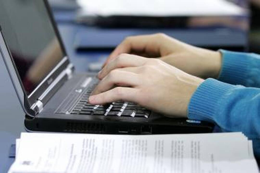 Saugumo ekspertai: atostogų planų internete geriau neskelbti