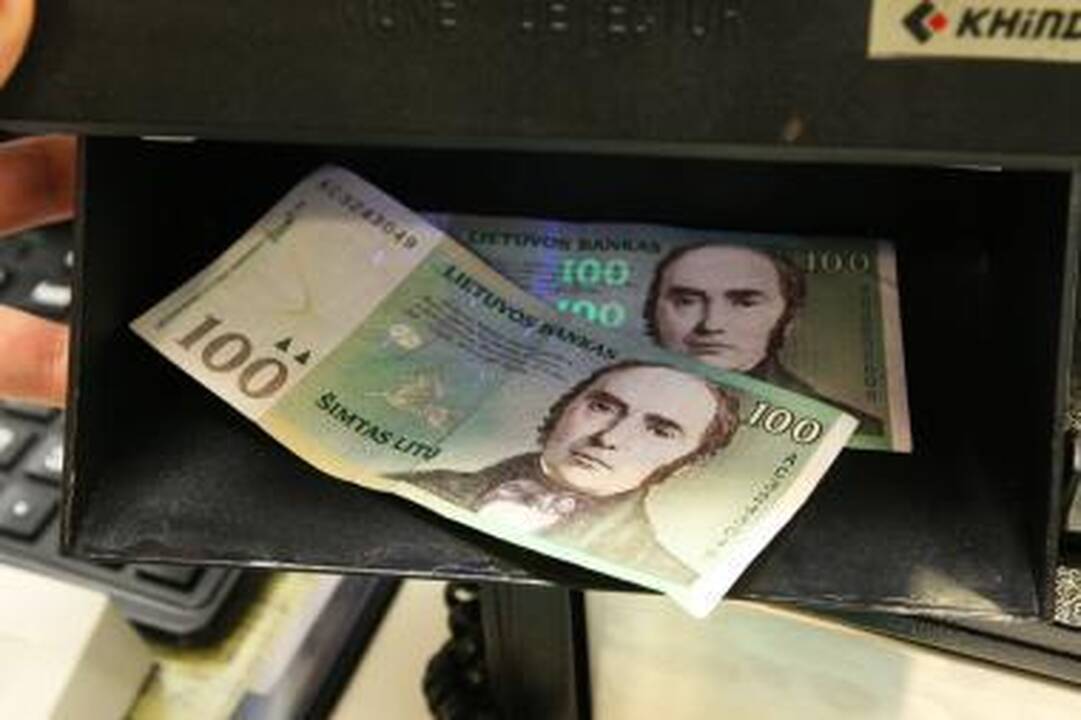Valstybės biudžete - per pusę milijardo mažiau įplaukų