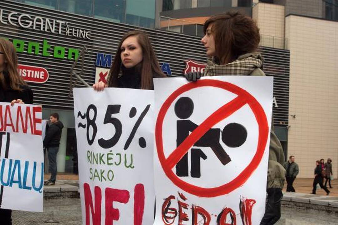 Proteste prieš gėjų eitynes - radikalūs šūkiai (papildyta)