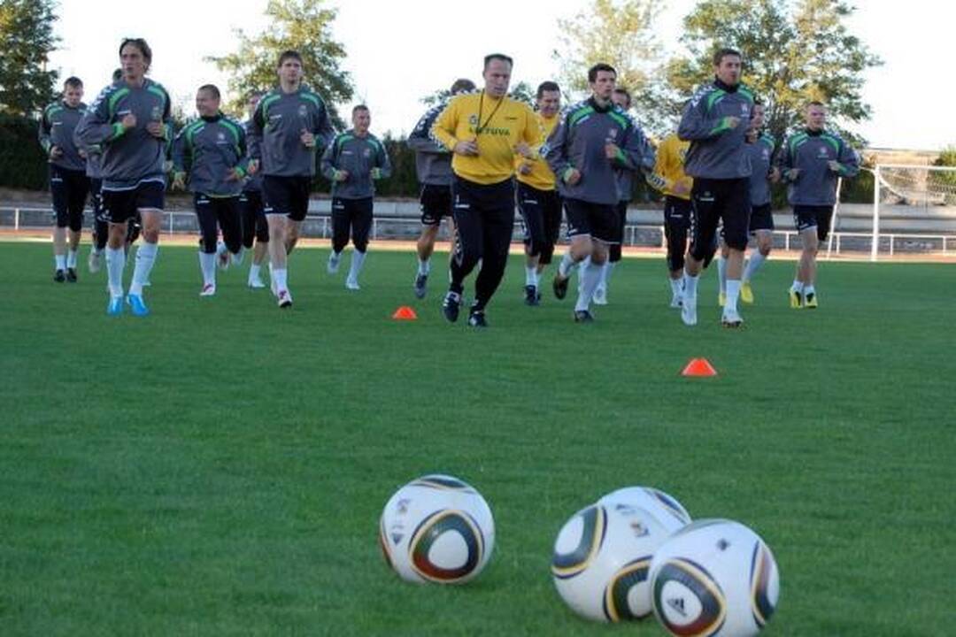 Į futbolo čempionų rinktinę įsisuko traumos