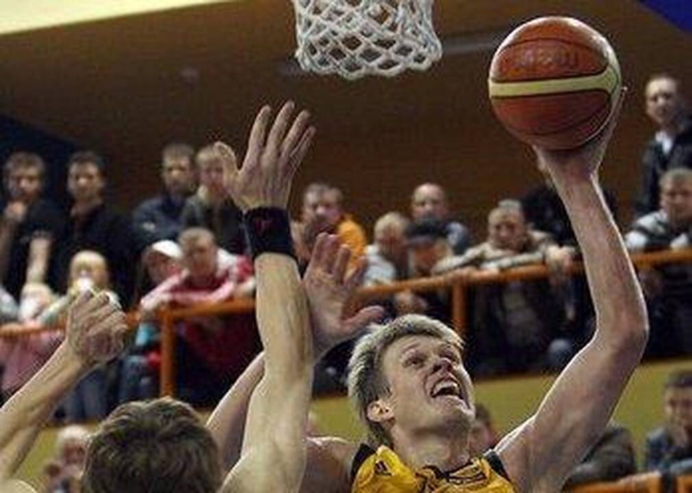 S.Kuzminskas keliasi į pietinę Europą   