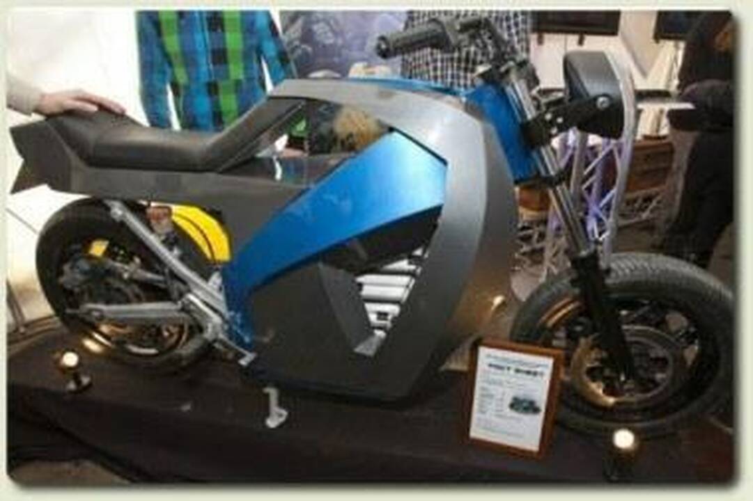 Elektrinį motociklą valdo „Linux“