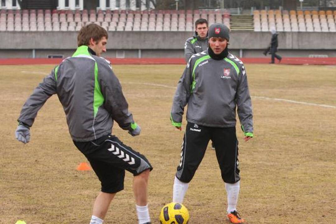Pasaulio futbolo čempionai: žaisti Kauno stadione - kaip paplūdimyje