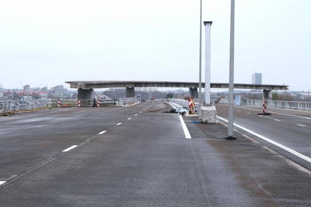 Naują estakadą Jakų žiede statys "Kauno tiltai"