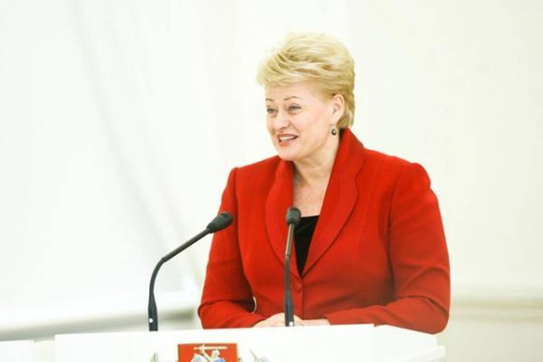 Prezidentė nepritaria siūlymui sumažintą pensijų dalį pripažinti valstybės skola