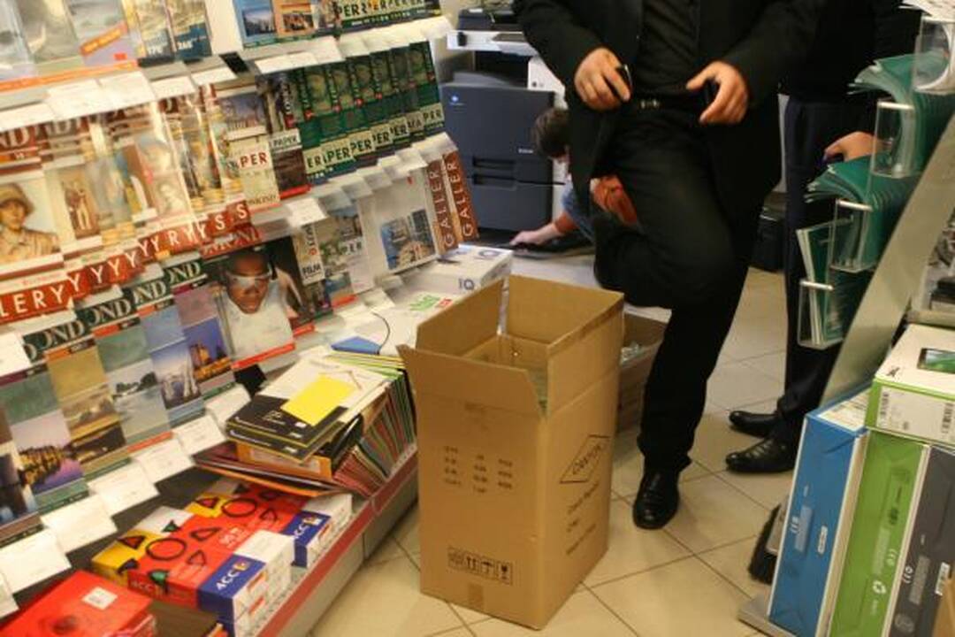 Vilniaus senamiestyje - žaibiškai apvogta parduotuvė (papildyta)