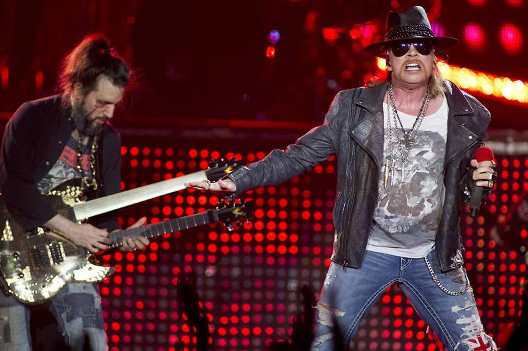 Vagys iš „Guns n' Roses“ dainininko pavogė auksą ir deimantus