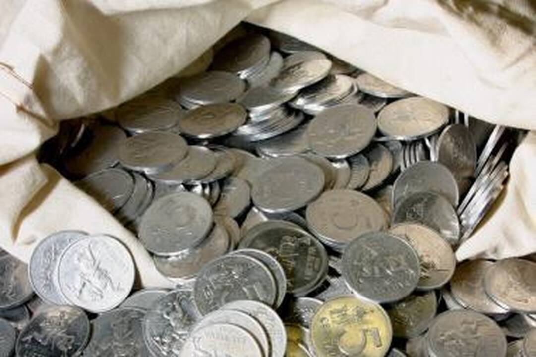 Indėlių palūkanos smukusios, tačiau jie vilioja bankų klientus 