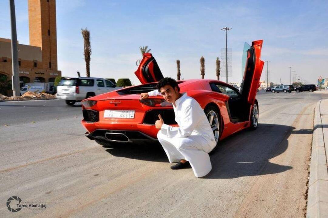 22 m. arabas pirmasis įsigijo „Lambo Aventador“. Kiek jam tai kainavo?