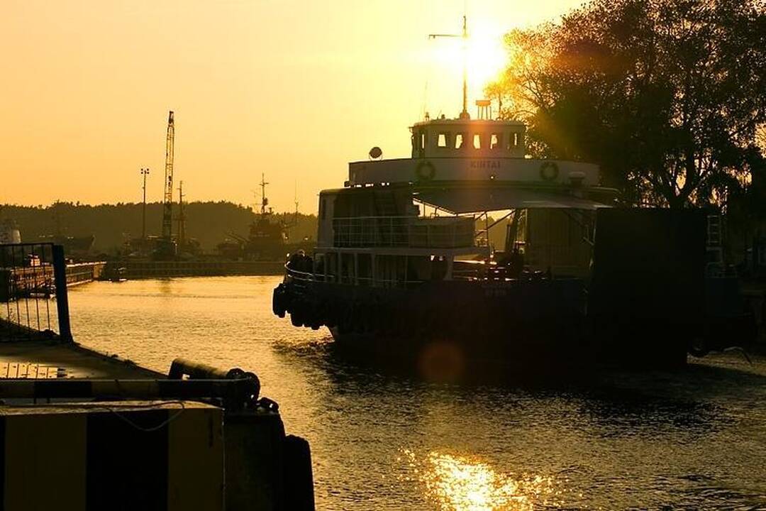 Kelte užstrigę pramogautojai krantą pasiekė tik paryčiais  