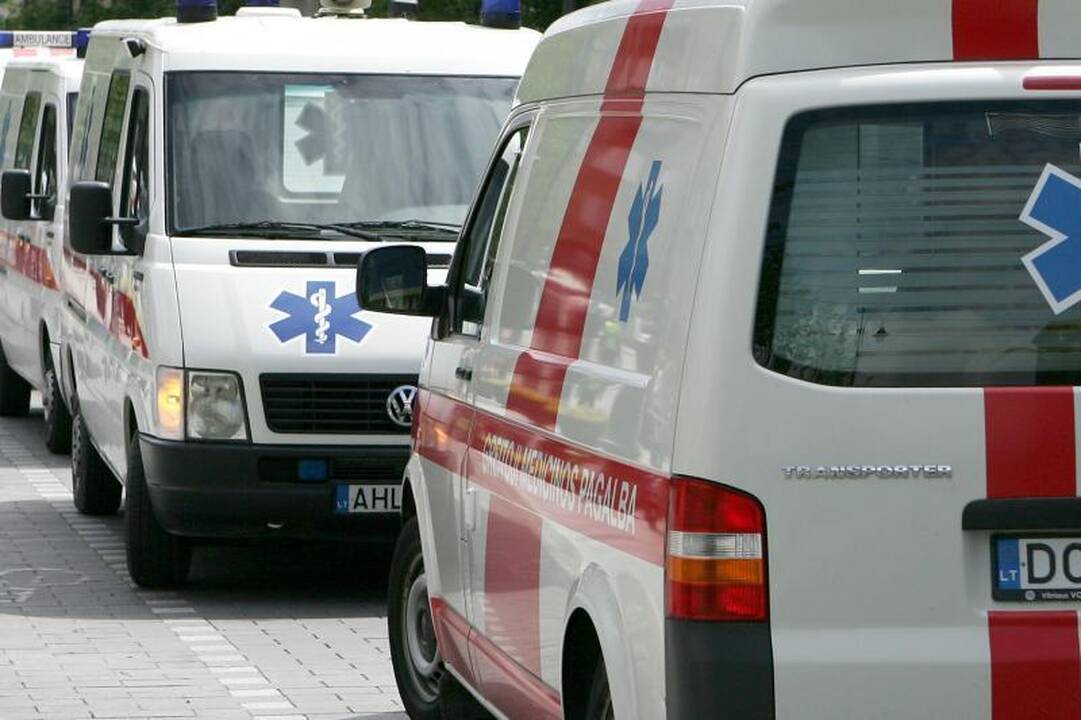Mažeikių rajone gesindamas žolę vyras apdegė ketvirtadalį kūno