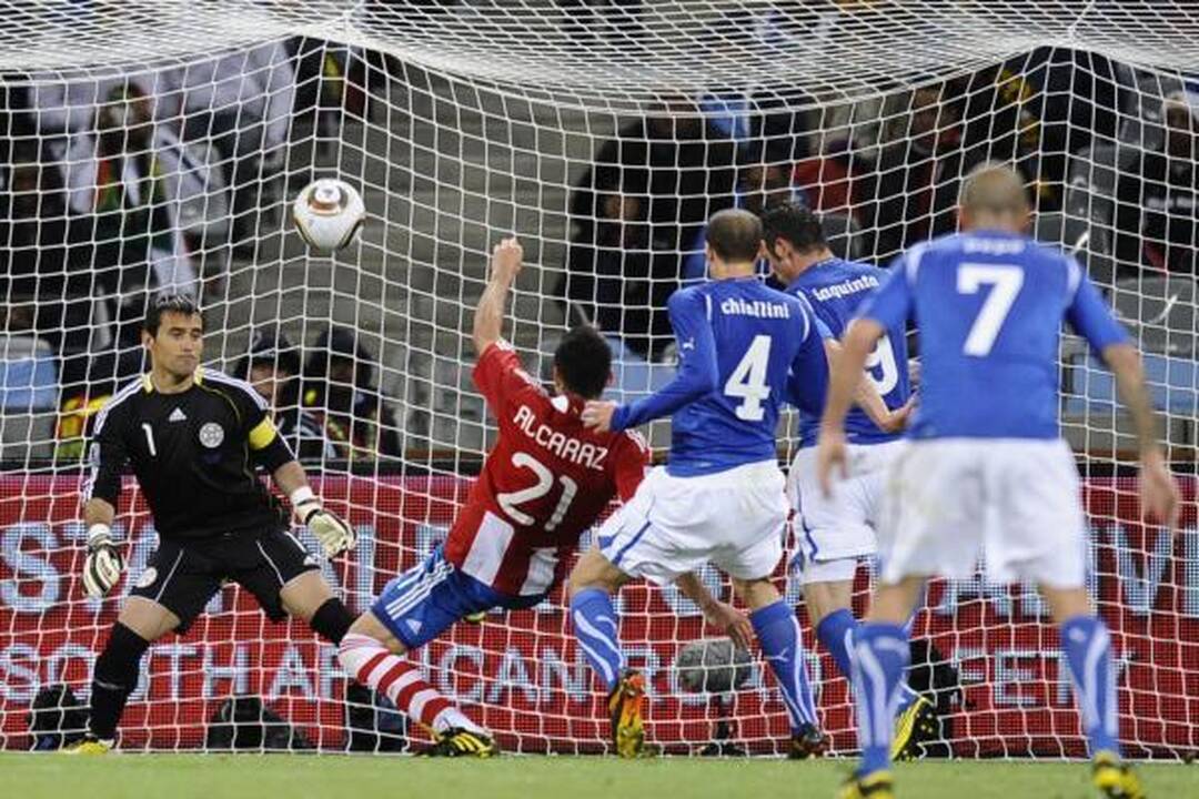 Italų vartininkui G.Buffonui baigėsi ne tik pasaulio čempionatas, bet ir karjera?