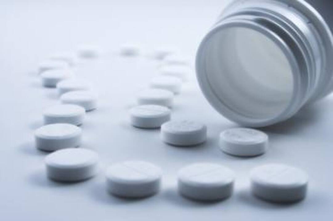 Paracetamolį bus galima įsigyti tik su receptu