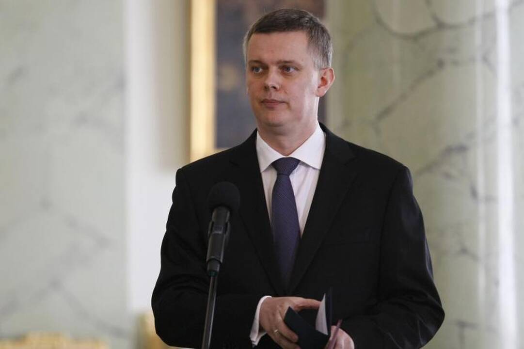 Lenkijoje prisaikdintas naujas gynybos ministras