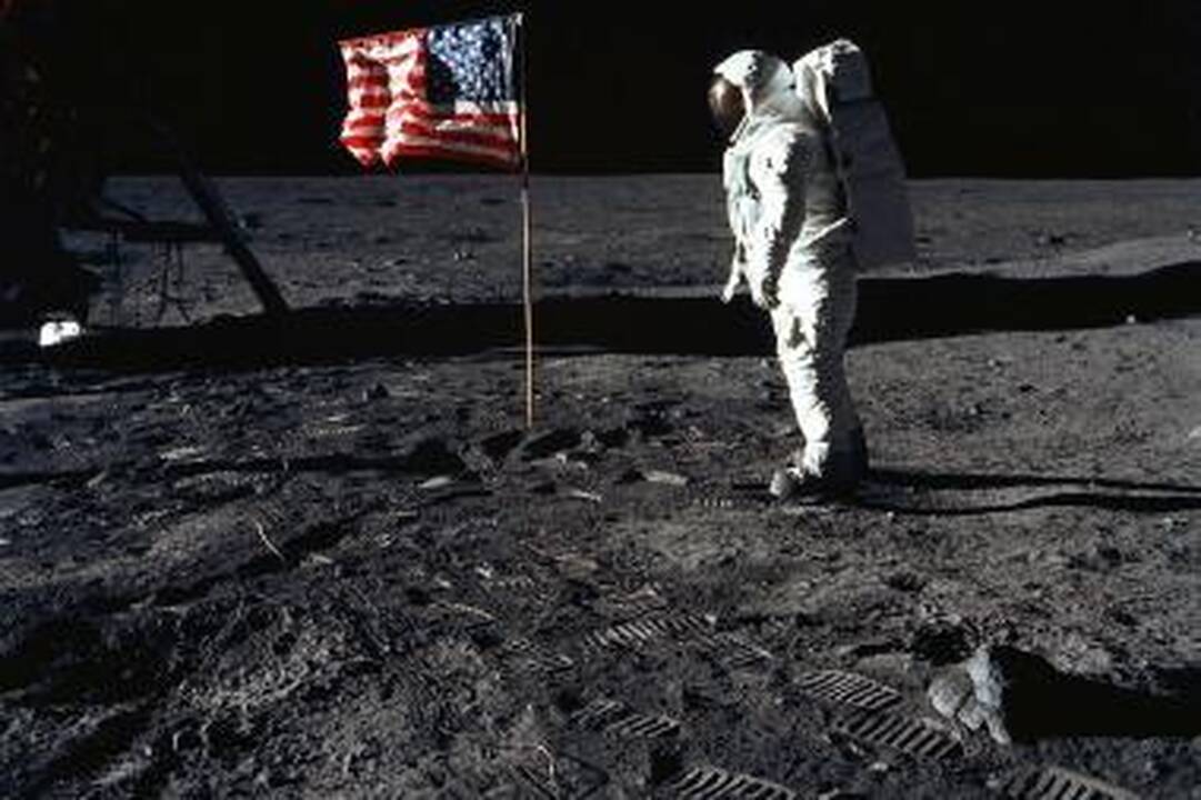 Ar amerikiečiai buvo išsilaipinę Mėnulyje? 