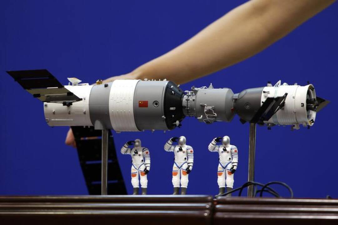 Kinijos astronautai pirmą kartą įėjo į aplink Žemę skriejantį modulį