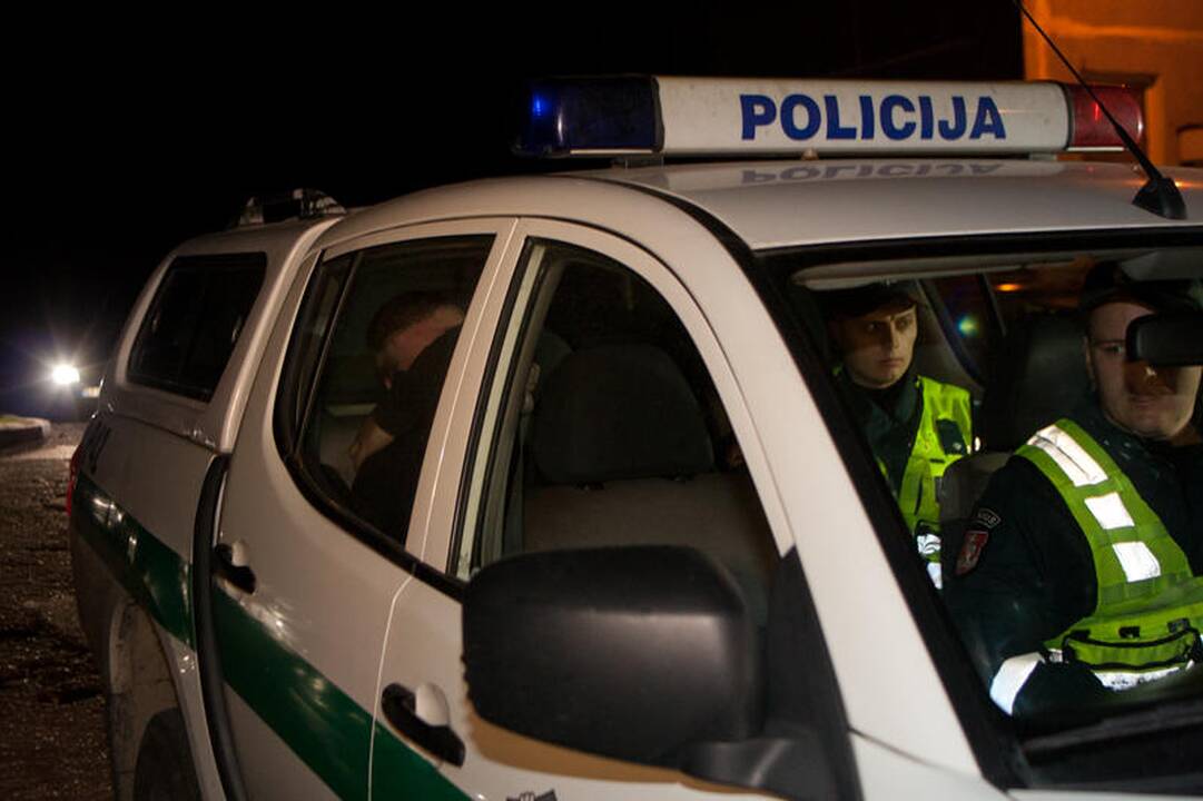 Sulaikytas sugyventinis, prievartavęs nepilnametę dukrą