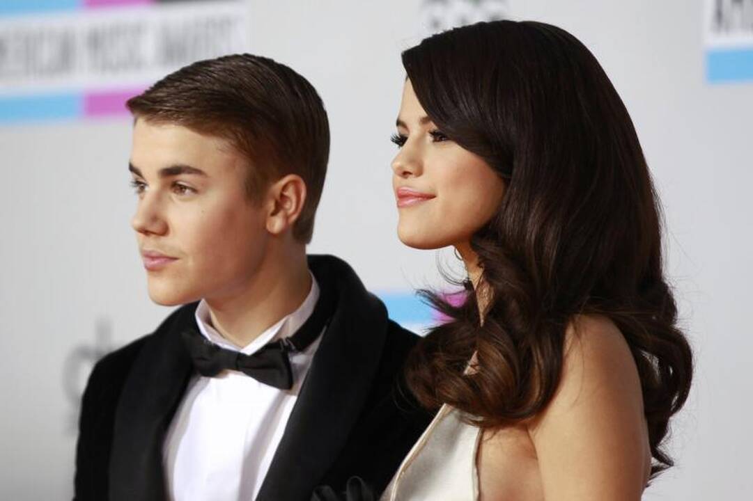 Žiniasklaida: Justinas Bieberis pasipiršo mylimajai Selenai Gomez