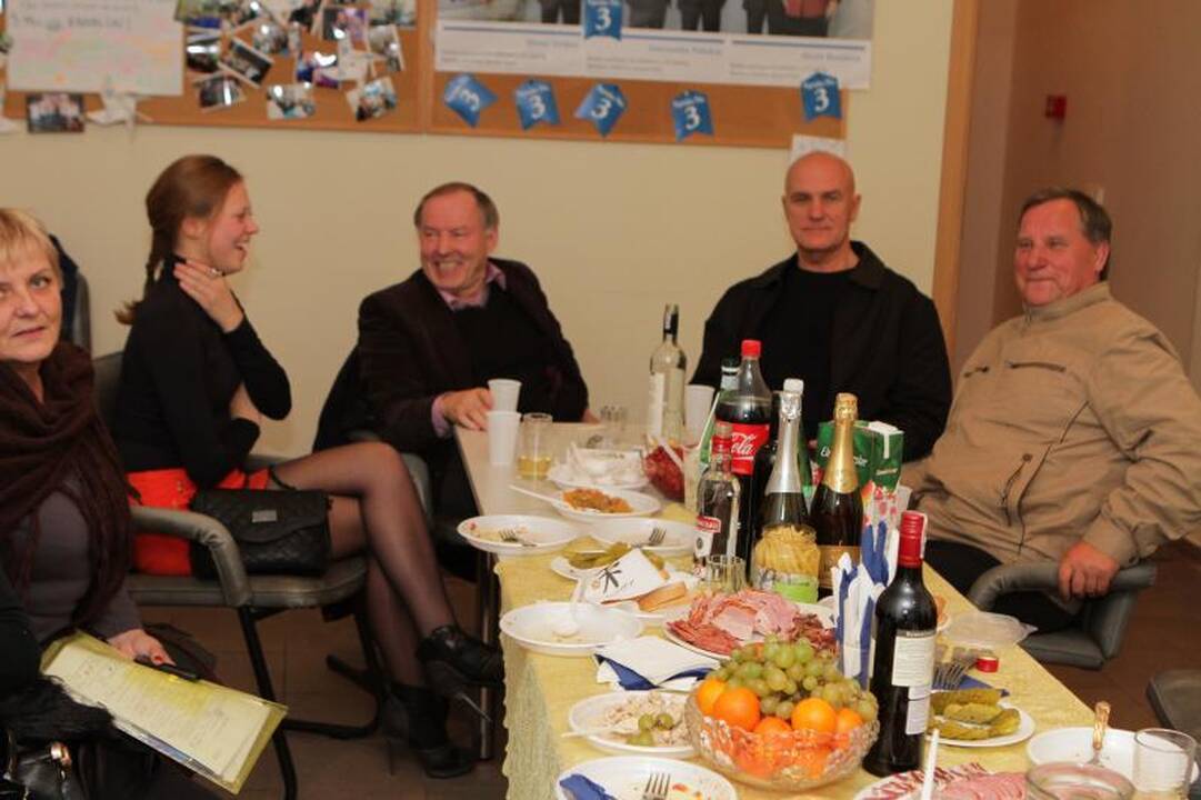 Klaipėdoje partijų būstinėse – nukrauti stalai