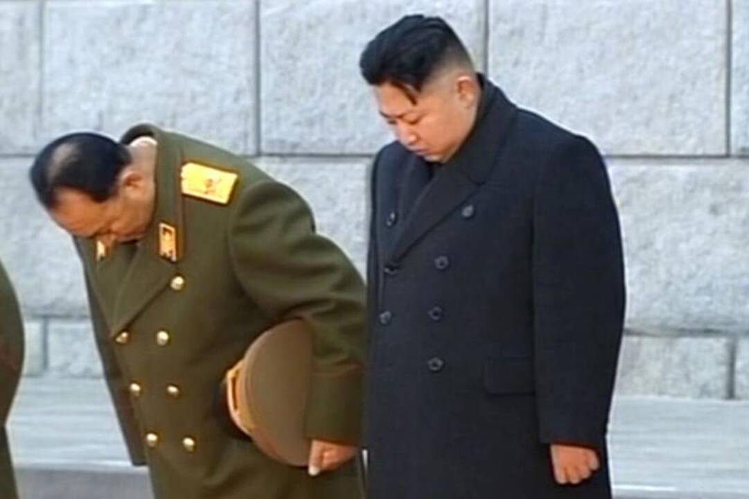 Šiaurės Korėja žada paleisti raketą, kad pagerbtų velionį Kim Jong Ilą