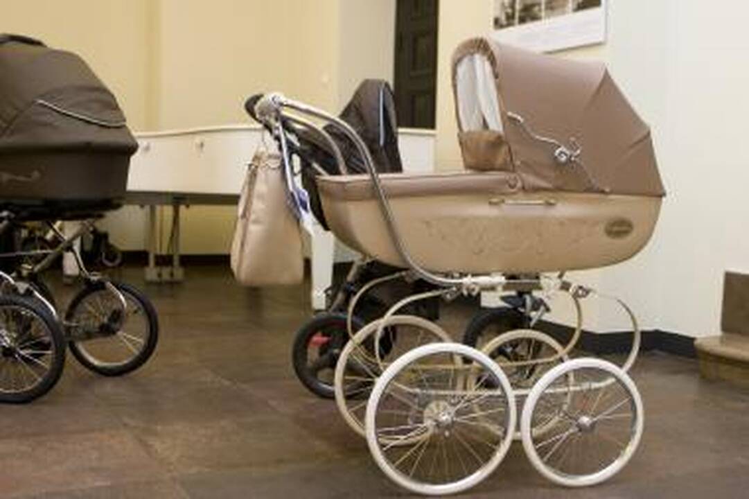 Eiti tėvystės atostogų gali ir seneliai, ir tėvai