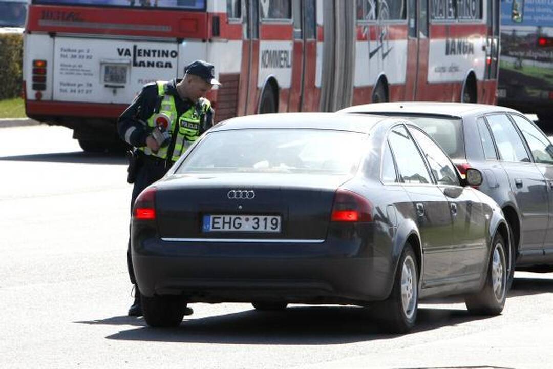 Policininkai aktyviau tikrins mašinų greitį