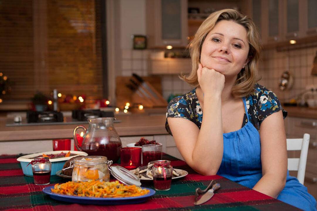 Beata Kūčių be silkės ir burokėlių mišrainės neįsivaizduoja
