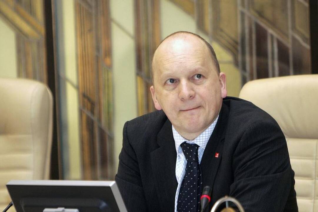 A.Navakauskas apie K.Kriščiūną: sakiau jam nesikišti į konkursus
