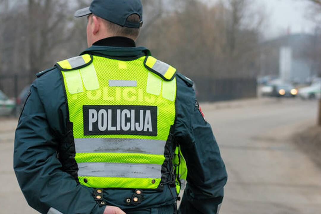 Kėdainių rajone įgriuvo kelias, bet pavojaus nėra