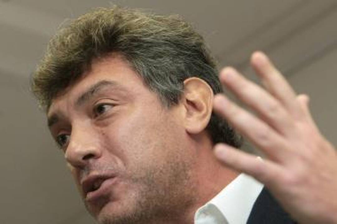 Opozicijos lyderiui šliūkštelėjo spirito  