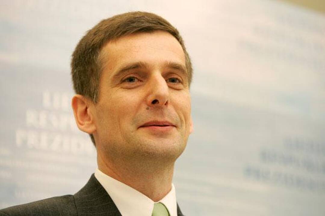 Sostinėje degė mokykla, vaikai lipo per langus (papildyta 11.54 val.)