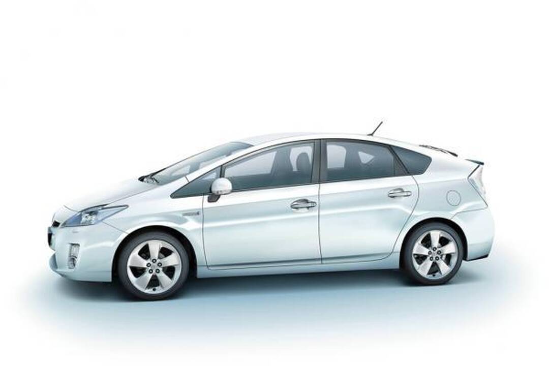 "Toyota" atšaukia 400 tūkst. "Prius" modelių