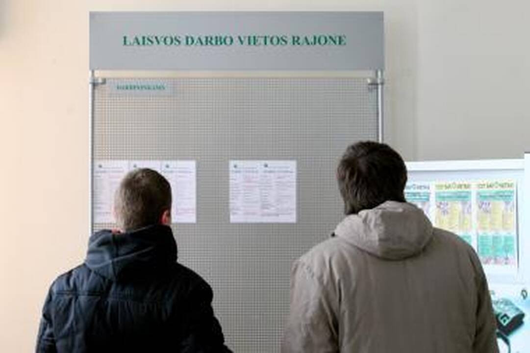 Siūloma bedarbio pašalpą mokėti 2 mėn ilgiau