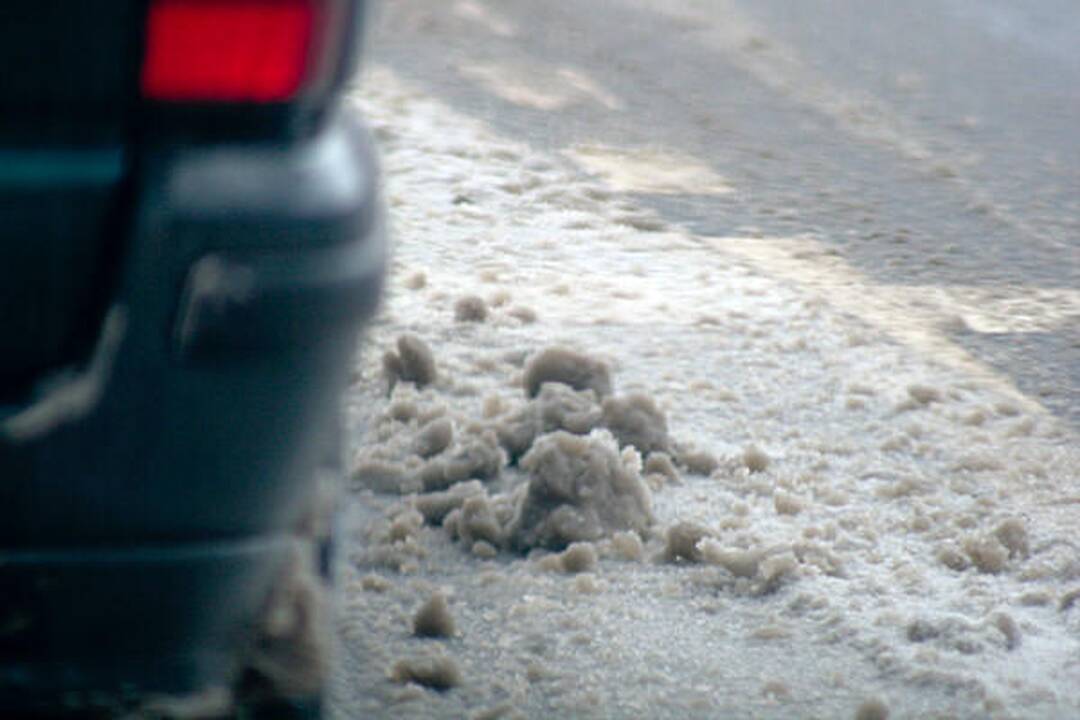 Iškritus sniegui Vilniuje padaugėjo avarijų