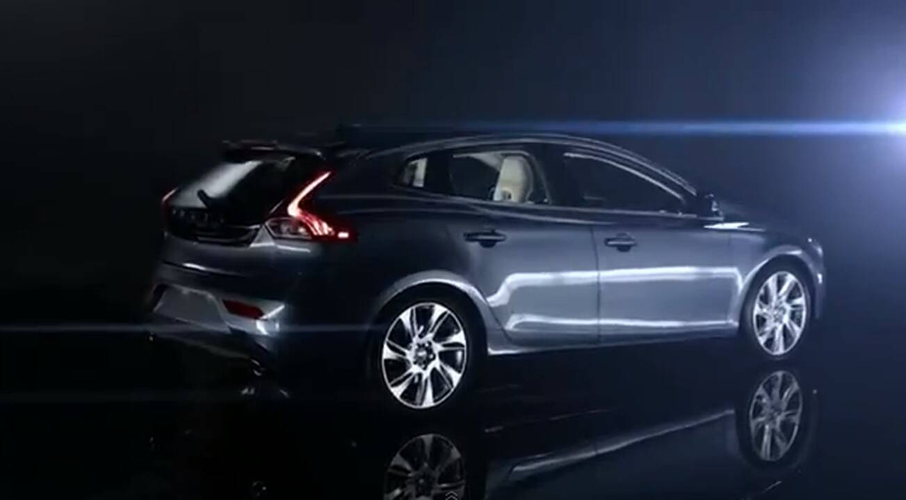 „Volvo V40" paskelbė saugiausiu automobiliu