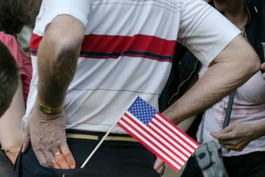 Apklausa: norinčiųjų emigruoti padaugėjo penkis kartus