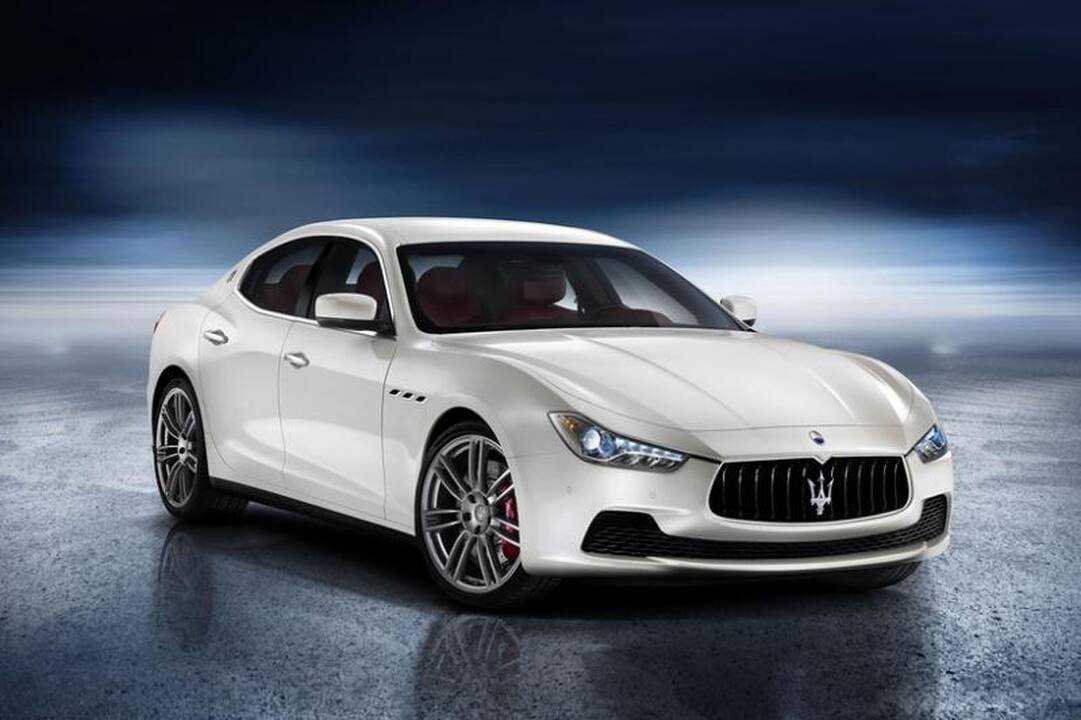 „Maserati Ghibli“ – sedanas, varomas ir dyzeliniu varikliu (foto)