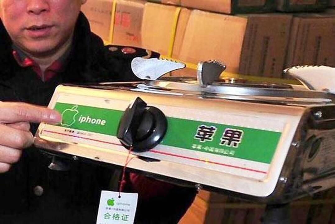 Kinijos policija konfiskavo šimtus „iPhone“ dujinių viryklių