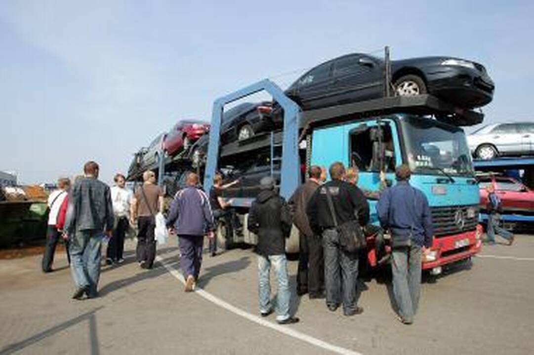 Gegužę įregistruota trečdaliu daugiau automobilių