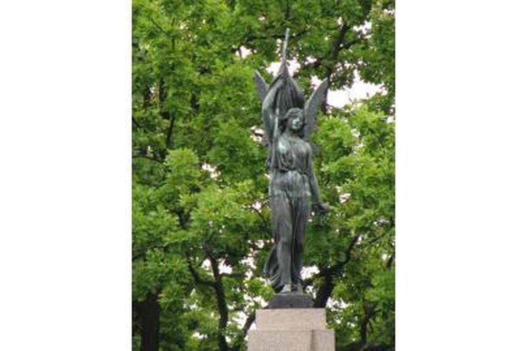 Laisvės statula laukia maudynių