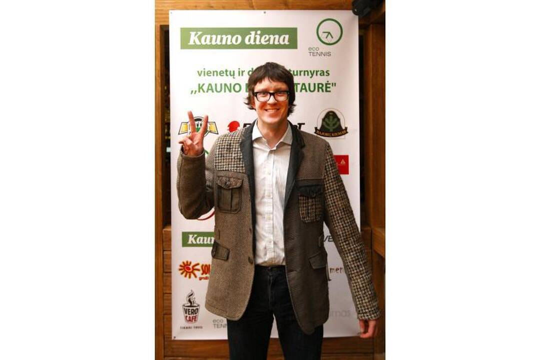 Teniso turnyro pirmoji diena palydėta nuotaikingame vakarėlyje
