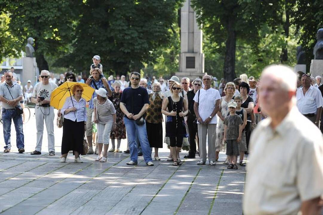 Virš Kauno suplevėsavo Vyčio kryžiaus vėliava