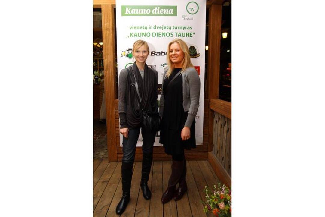 Teniso turnyro pirmoji diena palydėta nuotaikingame vakarėlyje