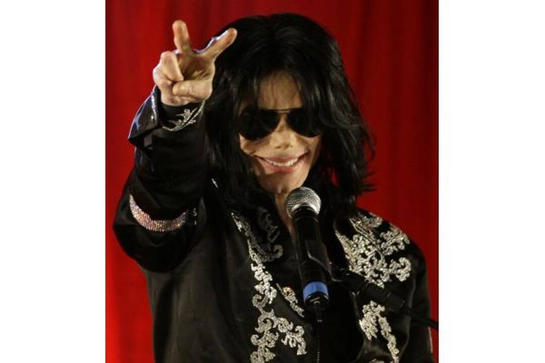 Mirė popmuzikos karalius Michaelas Jacksonas (papildyta)